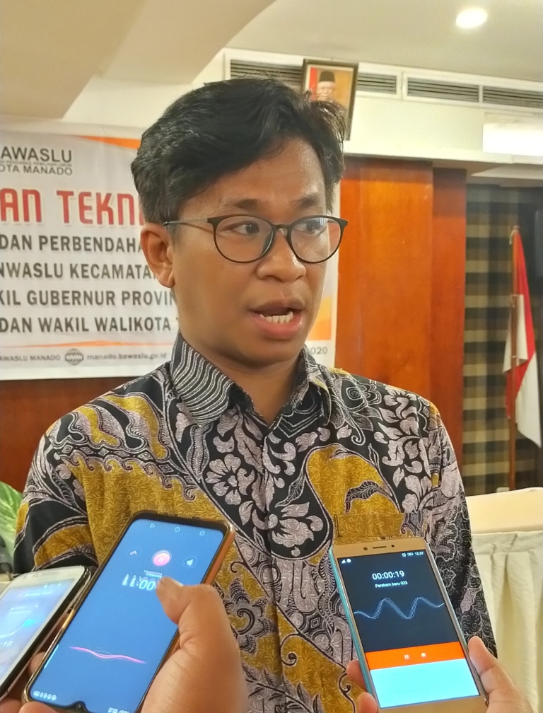 Kesekretariatan Panwas Kecamatan Terima Bimtek